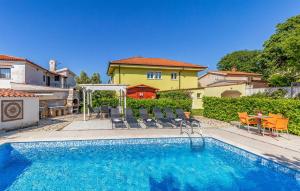 Stunning Apartment In Medulin With Wifi