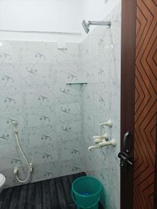 Peaceful Stay Near College