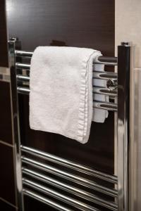 Modern apartment, 1km from city!