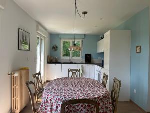 Maisons de vacances Maison au bord de l-Aven, 10min a pied de Pont-Aven : photos des chambres