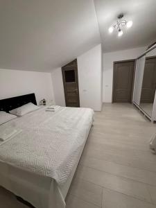 Casa Mira