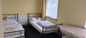 Linda 5BR House Of Basildon