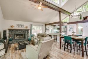 Osage Beach Home with Private Hot Tub Near Lake!