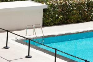 1BR Poolview Home - Sleeps 4 - 2WCs - Workstation
