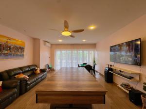 BBQ,Canoe,KTV, Up to 15 Pax, Entire Villa