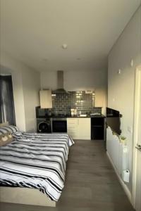 APARTMENT 1, Westmount