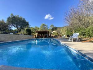 Villa 12 personnes au calme avec piscine