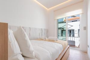 Sandora Breeze by Seareen