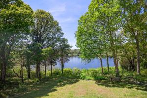 Pondfront 1 Mile to Nauset Beach
