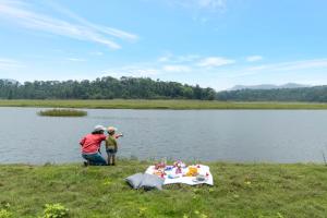 StayVista at Kailaasa with Bonfire, Plunge Pool - Riverfront