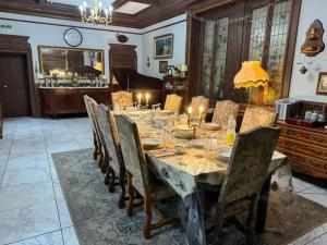 Grande maison avec piscine privée à Garchizy sur 650 m²