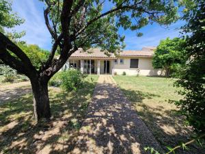 Maisons de vacances Spacious and modern home 8 guests a Juvignac : photos des chambres
