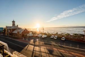 Wavescapes - Surfers paradise