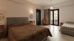 Superior Room Pool Front room in Residence Villas