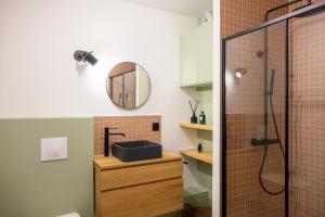 Appartements Le Mosaic - Appartement Design - 2 chambres avec parking prive a Orleans hyper centre : photos des chambres