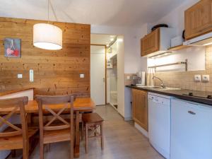 Studio cabine 5 personnes avec balcon - La Plagne - FR-1-353-85