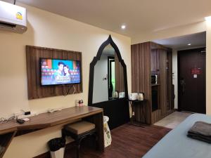 8 Floor - Mountain view Studio room at TBHR near Kata beach