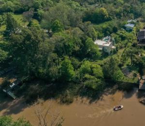 SUITE DEL BOSQUE - Desayuno - Pileta - Domingos check out 17hs