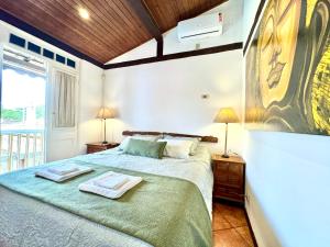 Casa Balinesa com Piscina e Serviços, Apenas 50m da Praia!