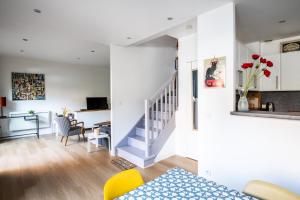 Large Quiet House, in the city center