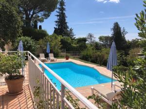 Villas LA MAISON BLEUE Piscine Grand Jardin - 4 CHh- 3 Sdb : photos des chambres