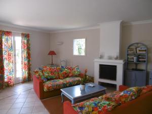 Villas LA MAISON BLEUE Piscine Grand Jardin - 4 CHh- 3 Sdb : photos des chambres