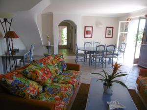 Villas LA MAISON BLEUE Piscine Grand Jardin - 4 CHh- 3 Sdb : photos des chambres