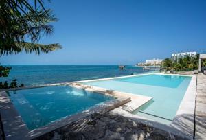 CasaZul, Luxury Beachfront Villa with Infinity Pool