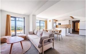 Luxueux T4 de 100m2 avec roof top, piscine et plage