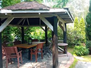 Black & White - Honey