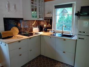 Black & White - Honey