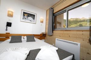 Hotels Le Balcon des Ecrins : photos des chambres