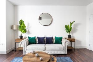 Stylish & Modern Home by the Sea Near Three Shells