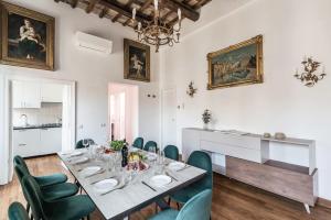The Best Rent - Spacious multi-room apartment on Via Cavour