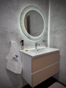 ApartHotel White Titanic