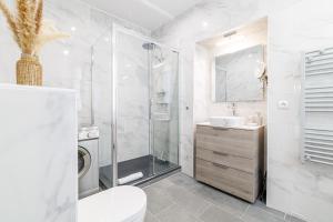 Sunlight Properties - Archibald - Nice Port area, 2 Bedrooms, stunning holiday rental apartment with balcony & parking