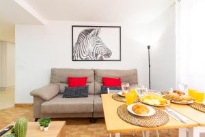 Águilas Centro Ciudad y Junto a la Playa La Colonia - By Aloha Palma