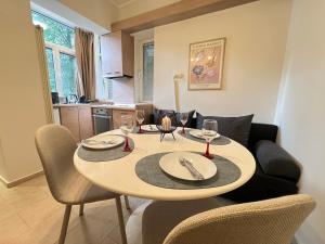 Cozy 1BDR with Jacuzzi and WiFi near Vitosha BLVD