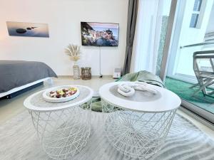 LivWithUs-Studio in One BR Setup, Dubai Marina