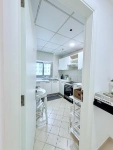 LivWithUs-Studio in One BR Setup, Dubai Marina