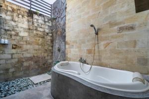 Private suite in Balinese pool villa near Echo Beach!