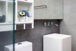 Relife 5 mins walk to the beach