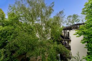 Komorowskiego Riverside Apartment by BookingHost