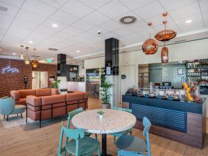 B&B HOTEL Zürich Airport