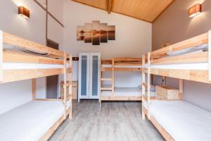 B&B / Chambres d'hotes Wood'n Sea Surf Lodge - Auberge De Jeunesse : photos des chambres