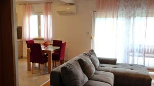 Apartment in Cavle 54436