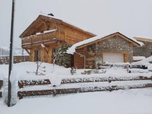 Chalets Charmant chalet Maya classe 3 etoiles : Chalet 3 Chambres
