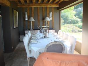 Chaumière de charme avec piscine