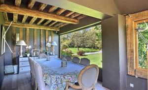 Maisons de vacances Chaumiere de charme avec piscine : photos des chambres