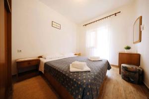 Apartment in Mali Iz - Insel Iz 53387